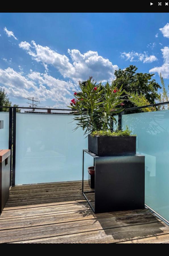 Zimmer - Modernes Apartment Mit 45 Qm. Straubing Esterno foto
